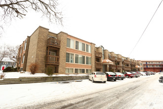 Haslett Arms Apartments in East Lansing, MI - Building Photo - Building Photo