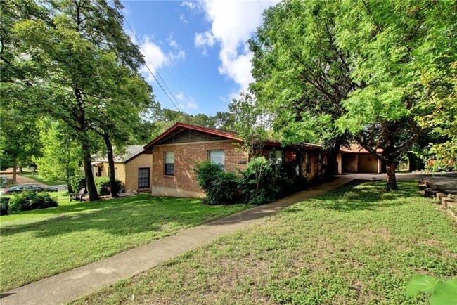 607 Bellevue Pl in Austin, TX - Foto de edificio - Building Photo