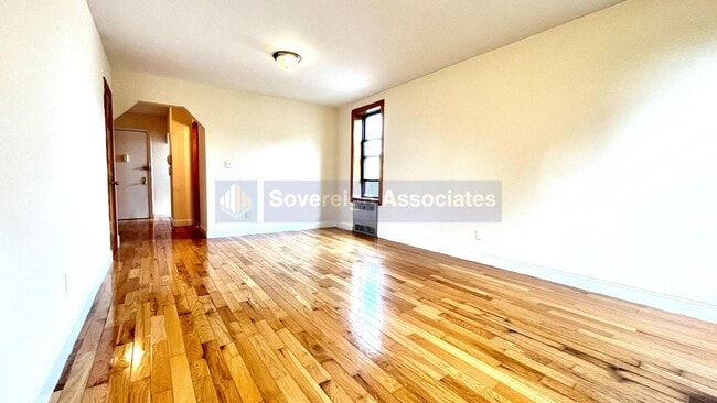 55 Cooper St in New York, NY - Building Photo - Building Photo