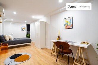 Trendy ROOM at The Central Park Manhattan House, Unit 2 in New York, NY - Foto de edificio - Building Photo