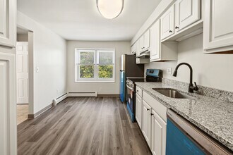 74 Nutmeg Dr in Meriden, CT - Building Photo - Building Photo