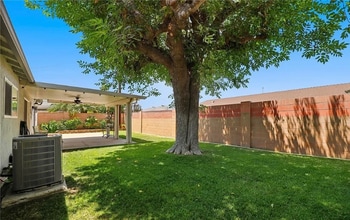 2205 E Quincy Ave in Orange, CA - Foto de edificio - Building Photo