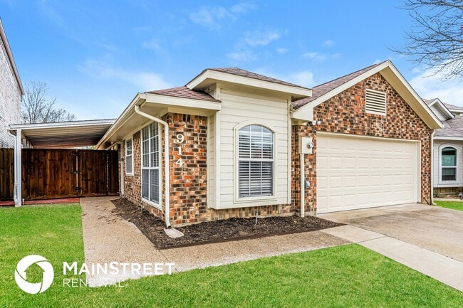 914 Plantation Dr in Lewisville, TX - Foto de edificio - Building Photo