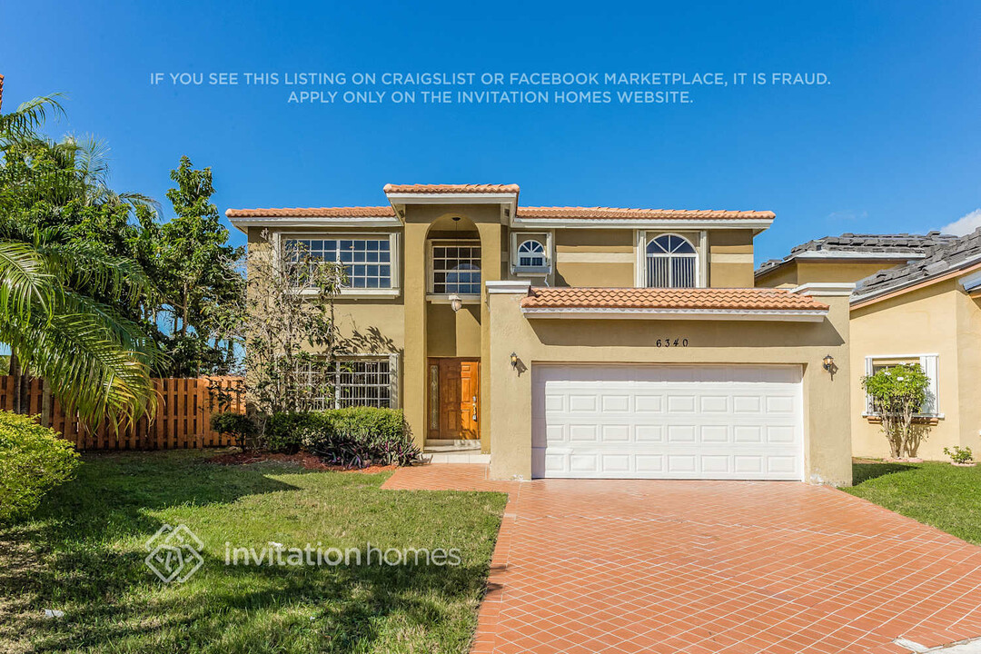 6340 SW 156th Ct in Miami, FL - Foto de edificio