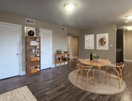 Country Oaks in Atlanta, GA - Building Photo