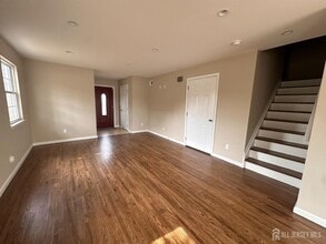 10 Edwin St in Carteret, NJ - Building Photo - Building Photo