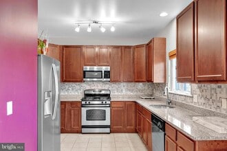 3 Schenck Ln in Franklin Township, NJ - Building Photo - Building Photo