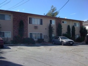 6661 Fulton Ave in Van Nuys, CA - Foto de edificio - Building Photo