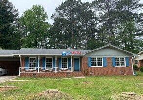 542 N Hairston Rd in Stone Mountain, GA - Building Photo