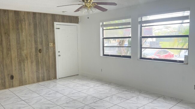 3293 Kirk Rd in Lake Worth Beach, FL - Building Photo - Building Photo