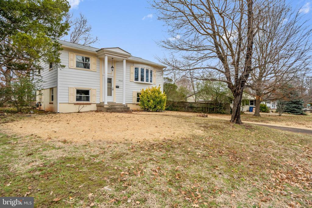 9402 Blackstone Rd in Manassas, VA - Building Photo