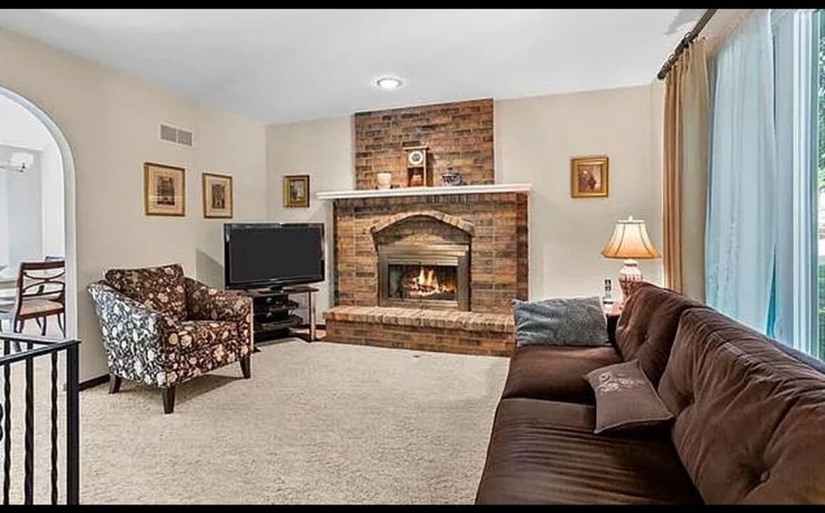 5512 NW Indian Hills Ln in Kansas City, MO - Building Photo