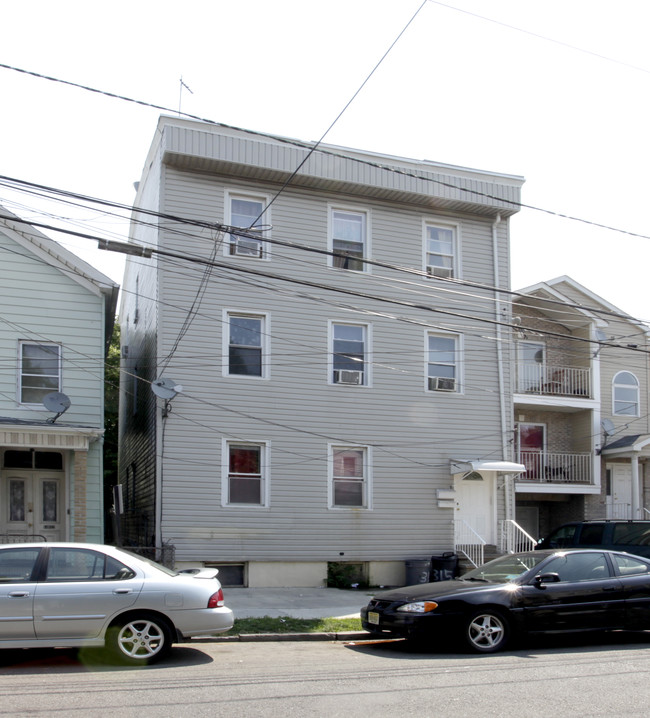 311-313 Franklin St in Elizabeth, NJ - Foto de edificio - Building Photo