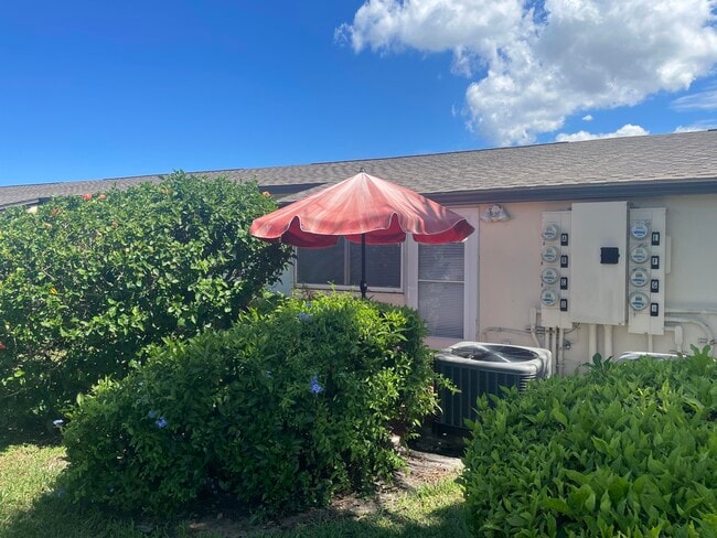 2931 Ashley Dr W in West Palm Beach, FL - Building Photo - Building Photo
