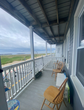 87 Winthrop Shore Dr, Unit uni5 2-bed 1-bath in Winthrop, MA - Building Photo - Building Photo