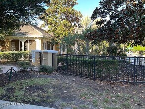 570 Busch Dr in Jacksonville, FL - Building Photo - Building Photo