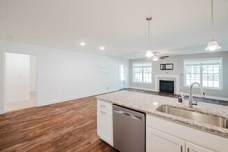 70 Arcadia Ct in Ballston Spa, NY - Building Photo - Building Photo