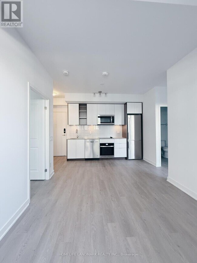 543-1543 Richmond St W in Toronto, ON - Building Photo - Building Photo