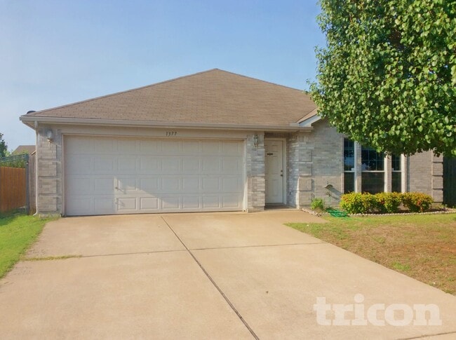 property at 1377 Meadowbrook Ln