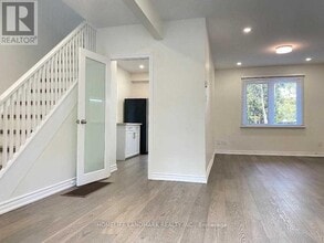 134 Manor Rd E in Toronto, ON - Building Photo - Building Photo