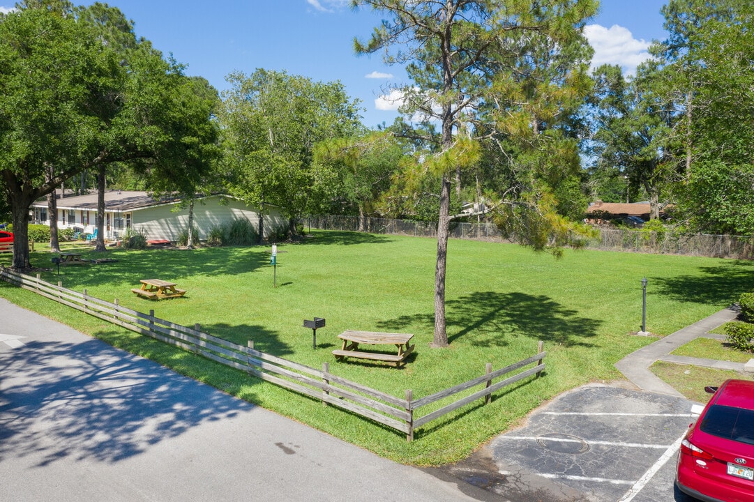 Summer Glen ~ Boutique Cottage Style Living Meets Hassle Free Leasing in Jacksonville, FL - Foto de edificio