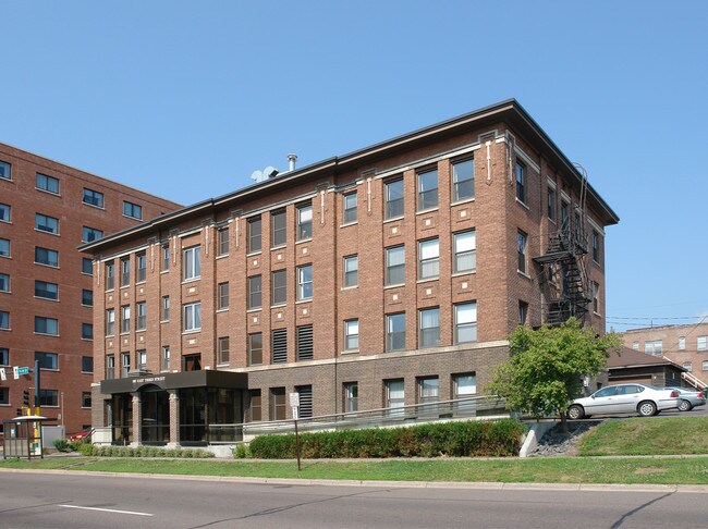 503 E 3rd St in Duluth, MN - Foto de edificio - Building Photo