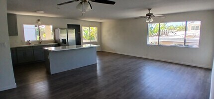 6187 May Way in Honolulu, HI - Building Photo - Building Photo