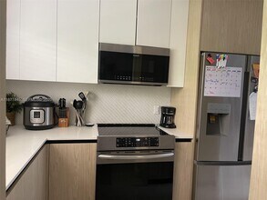 798 Crandon Blvd in Miami, FL - Building Photo - Building Photo