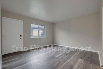 2460 Hiawatha St in Columbus, OH - Building Photo - Building Photo