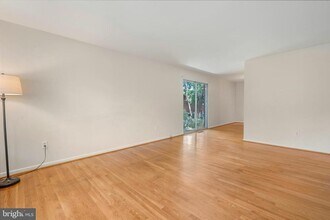 2623 Depaul Dr in Vienna, VA - Building Photo - Building Photo