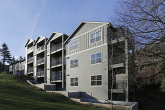 The Waterford Apartments in Portland, OR - Building Photo - Building Photo