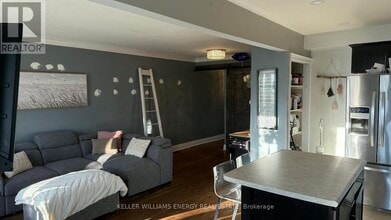 195 Waverly St S in Oshawa, ON - Building Photo - Building Photo