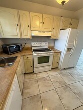 2060 NW 81st Ave in Pembroke Pines, FL - Building Photo - Building Photo