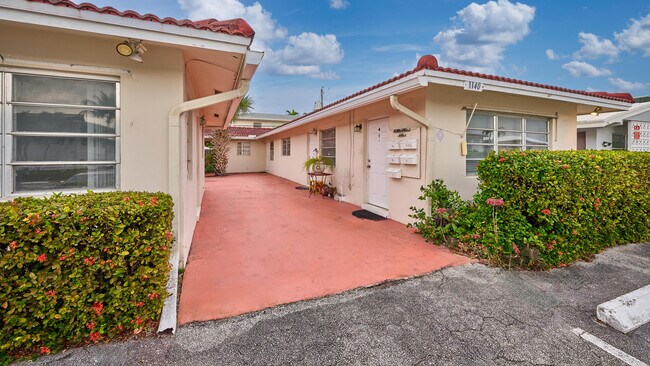 1140 NE 24th Ave in Pompano Beach, FL - Foto de edificio - Building Photo