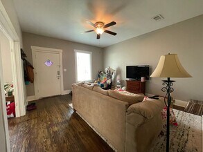 407 E Pease St in Bryan, TX - Building Photo - Building Photo