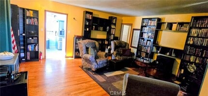 10551 Karmont Ave, Unit 6-0602 in South Gate, CA - Foto de edificio - Building Photo