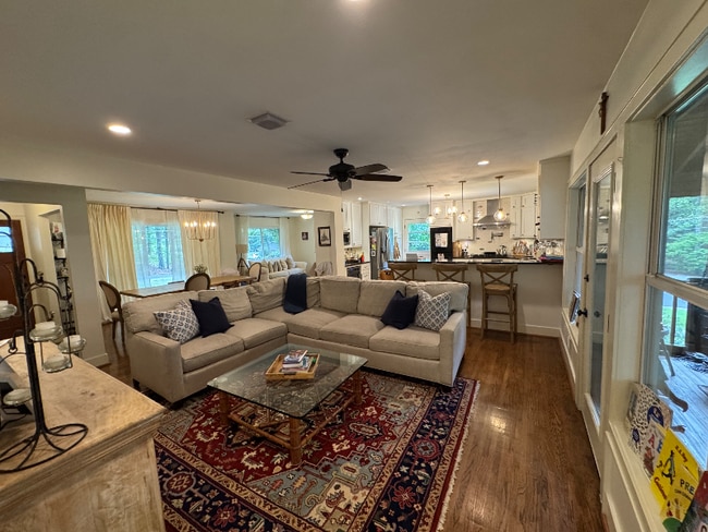 900 Delcris Dr in Birmingham, AL - Building Photo - Building Photo