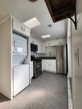 2127 Vine St, Unit 3/4 in Los Angeles, CA - Building Photo - Building Photo
