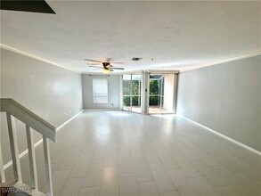 366 Dover Pl in Naples, FL - Building Photo - Building Photo