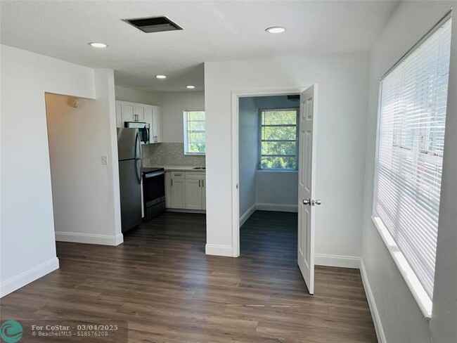 1301 N 12th Ct in Hollywood, FL - Building Photo - Building Photo