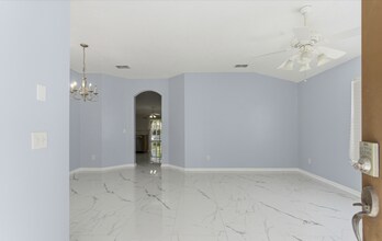 14626 Falling Waters Dr in Jacksonville, FL - Building Photo - Building Photo