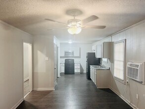 3993 Lynn St in Baton Rouge, LA - Building Photo - Building Photo