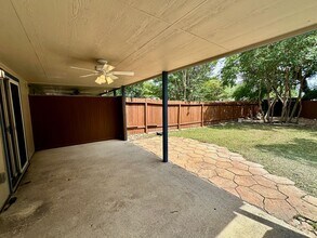 8135 Rustic Park in San Antonio, TX - Building Photo - Building Photo