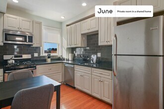 Room in Shared 4 bed/1.5 bath home in Boston, MA - Building Photo - Building Photo