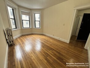 1173 Commonwealth Ave, Unit 33 in Boston, MA - Foto de edificio - Building Photo