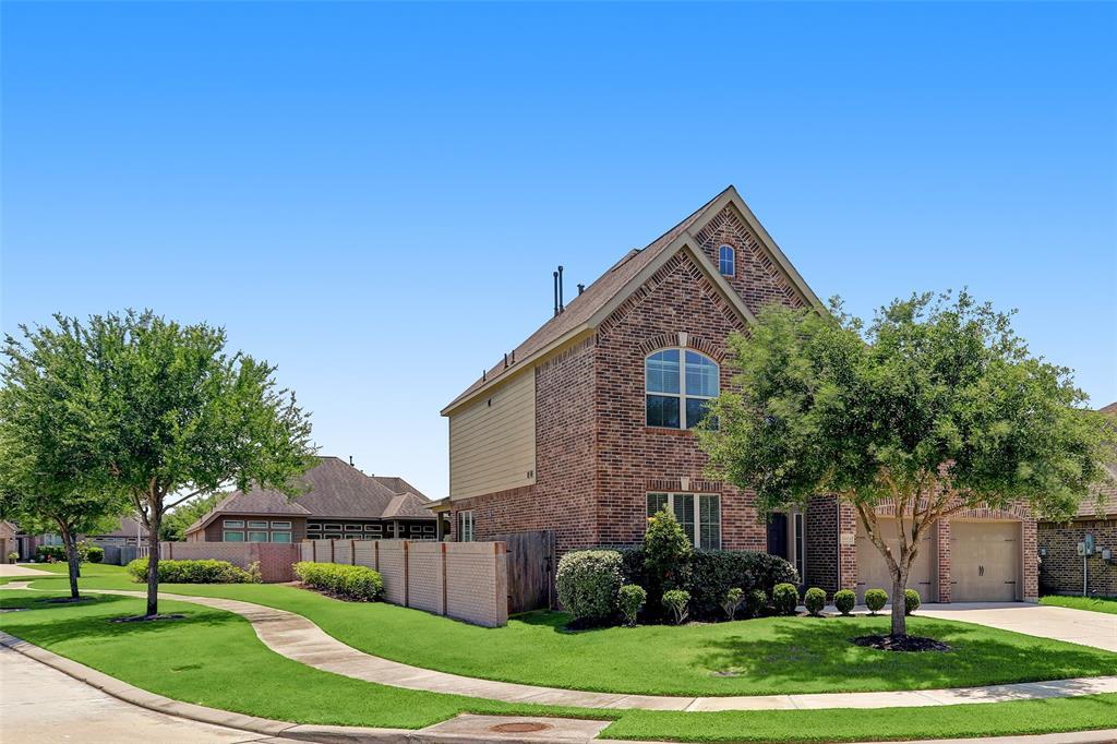 2604 Longlake Dr in Pearland, TX - Building Photo