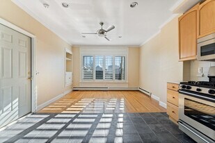 292 Marginal St, Unit 1 in Boston, MA - Building Photo
