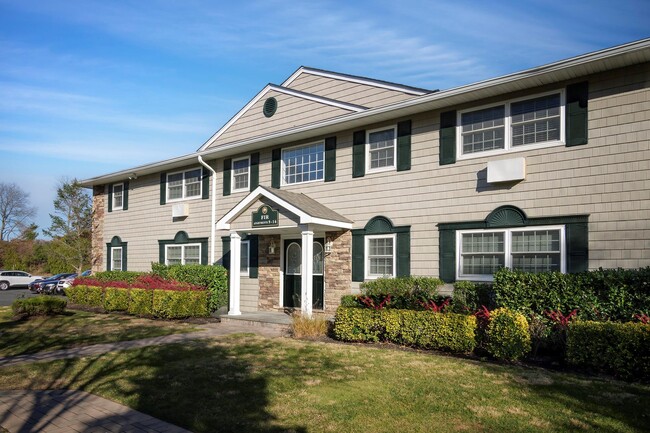 1750 W Main St