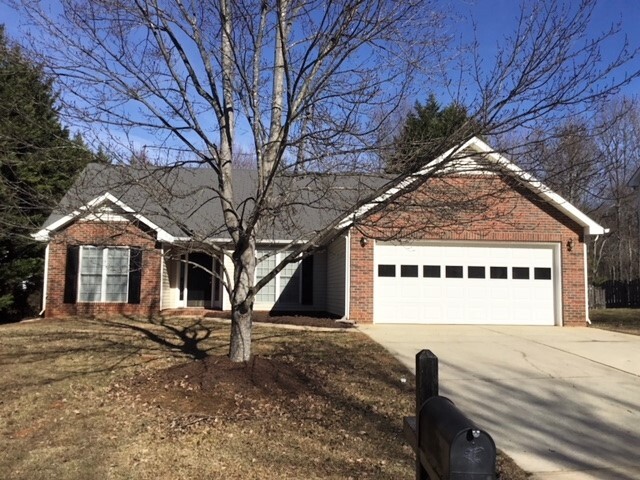 4106 Suffolk Trail in Greensboro, NC - Building Photo