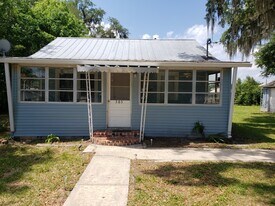 505 2nd Ave in Wildwood, FL - Building Photo